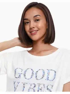 Скидка на Белая футболка с принтом Good Vibes