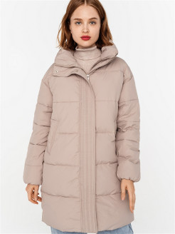 Распродажа Женское пальто на утеплителе с объёмным воротником