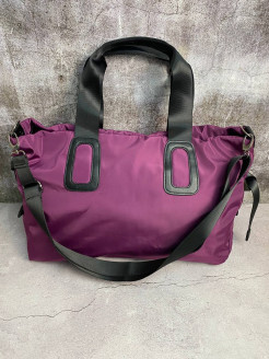 Распродажа Сумка универсальная,спортивная,дорожная
Модная женская сумка , выполнена из высокопрочной ткани , имеет вместительный отдел изнутри так же имеется карман для планшета и карман для маленьких вещей