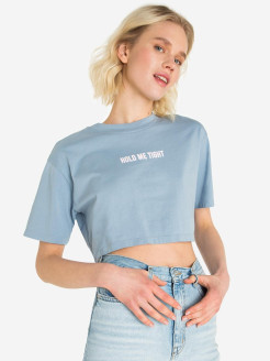 Распродажа Кроп-топ
Укороченная футболка с надписью HOLD ME TIGHT выполнена из хлопкового джерси